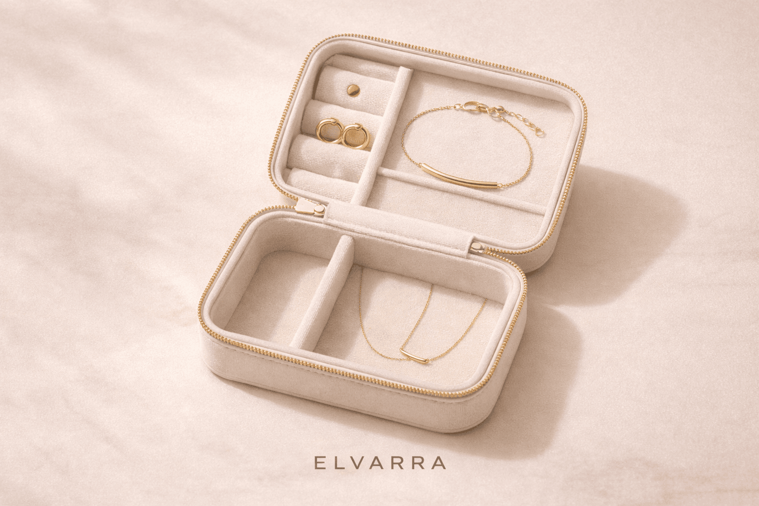 Travel jewellery case for anti-tarnish pieces